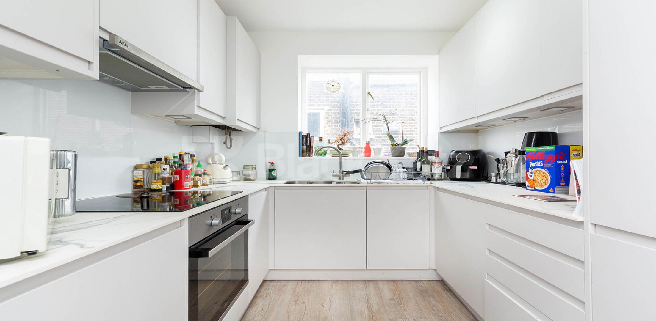 Spacious two double bedroom set within a period conversion Camden Road, Camden